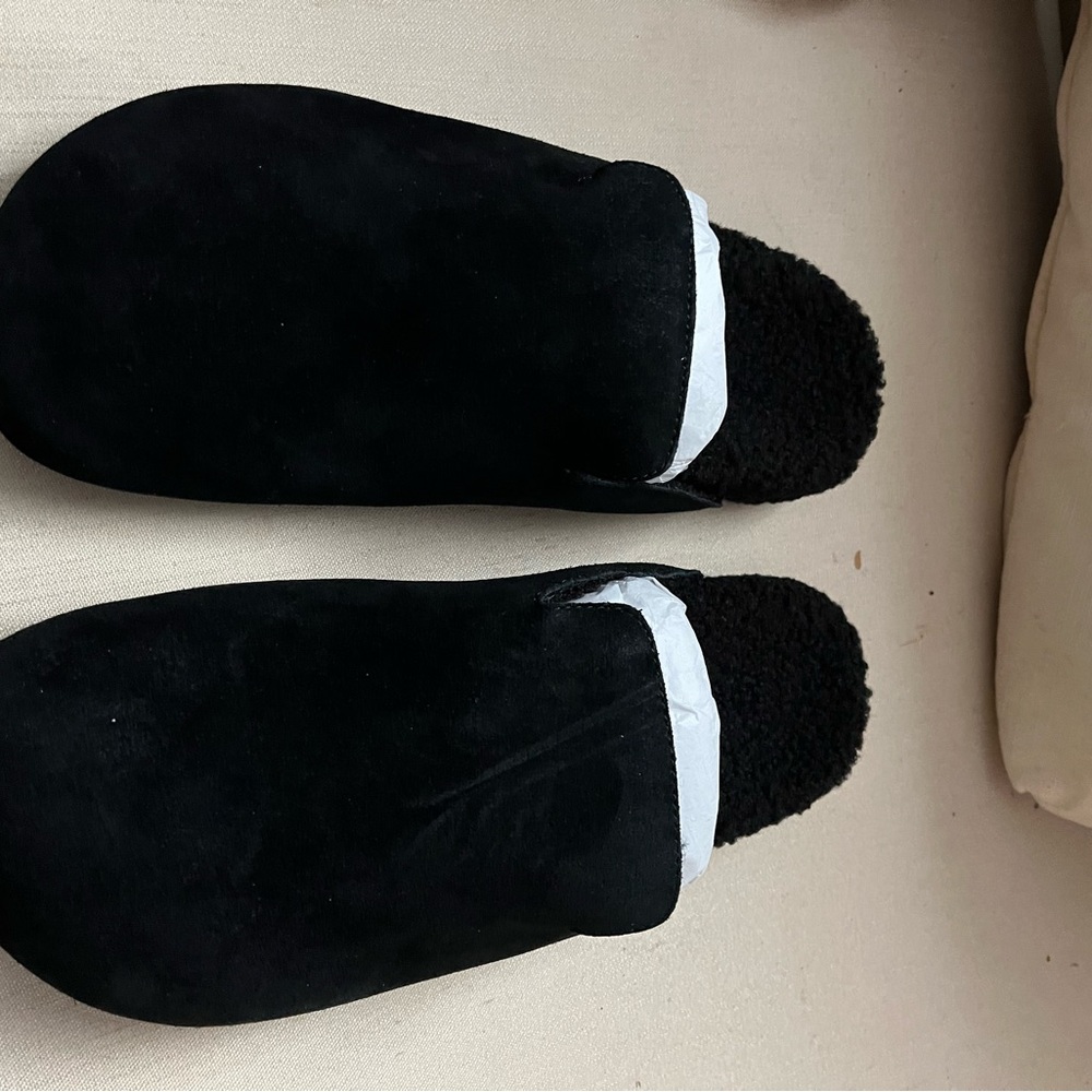 Black suede, cozy clogs size 9